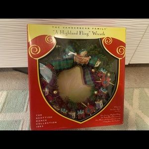 The Vanderbear Family “A Highland Fling” Wreath Brand New $20